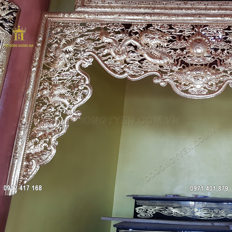 H&igrave;nh ảnh tứ linh được chạm th&uacute;c v&ocirc; c&ugrave;ng tỉ mỉ v&agrave; sắc n&eacute;t